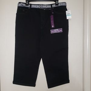 Gloria Vanderbilt Amanda Black Denim Cropped Capri